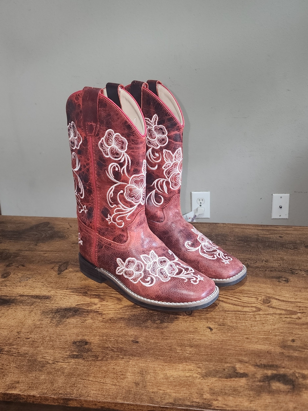 Shyanne Red Floral Embroidered Western Heeled Boots